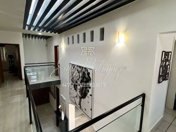 CASA EN VENTA, BALCONES DEL CAMPESTRE. León,Gto; DE LUJO, 4 REC. CON BAÑO, 8 AUTOS, SIN ADEUDOS