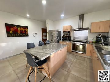 CASA EN VENTA, BALCONES DEL CAMPESTRE. León,Gto; DE LUJO, 4 REC. CON BAÑO, 8 AUTOS, SIN ADEUDOS