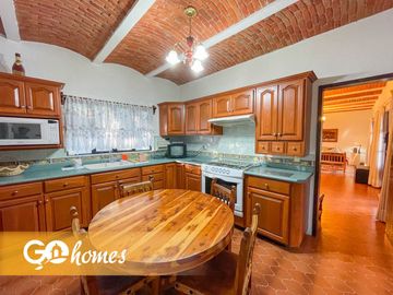 Casa en venta en Tequisquiapan, fraccionamiento centrico Los claustros!