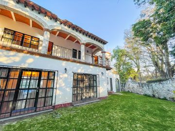 Casa en venta en Tequisquiapan, fraccionamiento centrico Los claustros!