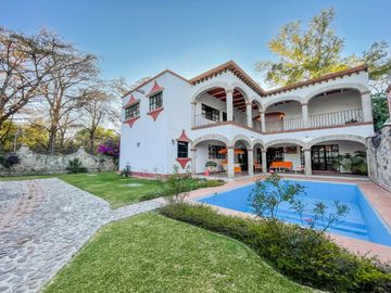 Casa en venta en Tequisquiapan, fraccionamiento centrico Los claustros!