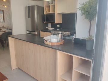 CASA EN VENTA 3 HABITACIONES Y SALA DE TV EN CD MESETA TOTALMENTE EQUIPADA Y GASTOS AL 5%