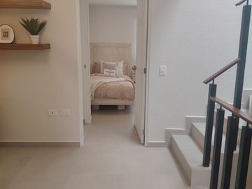 CASA EN VENTA 3 HABITACIONES Y SALA DE TV EN CD MESETA TOTALMENTE EQUIPADA Y GASTOS AL 5%