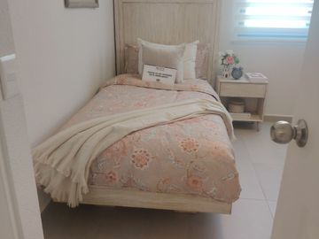 CASA EN VENTA 3 HABITACIONES Y SALA DE TV EN CD MESETA TOTALMENTE EQUIPADA Y GASTOS AL 5%