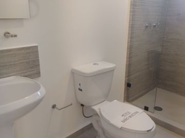 CASA EN VENTA 3 HABITACIONES Y SALA DE TV EN CD MESETA TOTALMENTE EQUIPADA Y GASTOS AL 5%