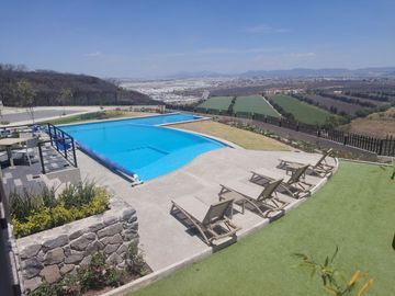 CASA EN VENTA 3 HABITACIONES Y SALA DE TV EN CD MESETA TOTALMENTE EQUIPADA Y GASTOS AL 5%