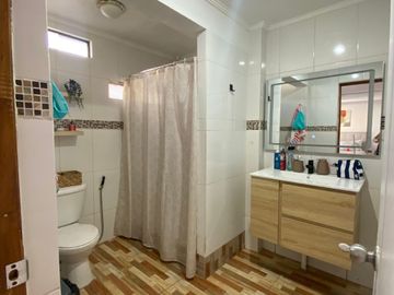 CASA EN VENTA REMODELADA 3 PISOS