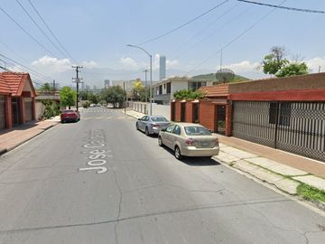 Oportunidad Residencia en Remate Bancario, 506m2 terreno, Chepevera,  Monterrey, N.L.