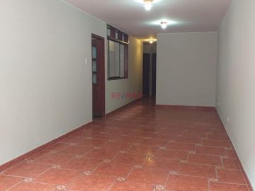 Se Alquila Departamento En Primer Piso con cochera,  En Surco