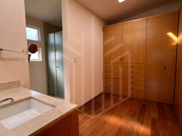 RESIDENCIA ESPECTACULAR  EN VENTA LISTA PARA HABITAR EN CLUB DE GOLF VALLESCONDIDO.
