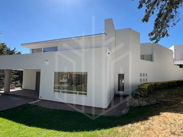 RESIDENCIA ESPECTACULAR  EN VENTA LISTA PARA HABITAR EN CLUB DE GOLF VALLESCONDIDO.