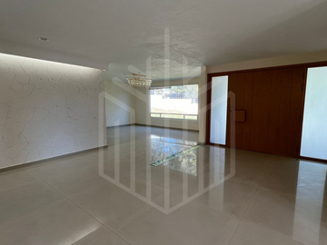 RESIDENCIA ESPECTACULAR  EN VENTA LISTA PARA HABITAR EN CLUB DE GOLF VALLESCONDIDO.