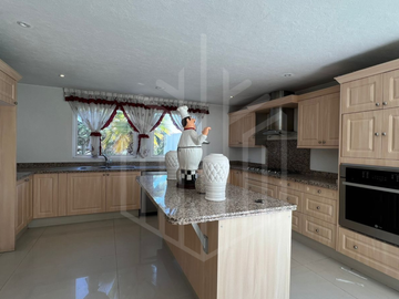 RESIDENCIA ESPECTACULAR  EN VENTA LISTA PARA HABITAR EN CLUB DE GOLF VALLESCONDIDO.
