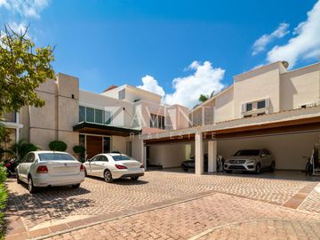 Casa en Venta, Zona Hotelera, Cancún, Quintana Roo.