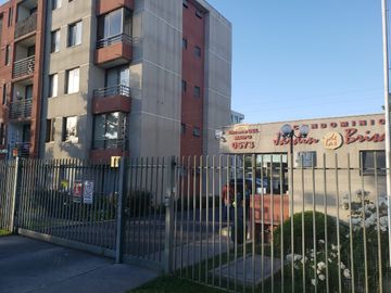 Se Vende Departamento en La Cisterna, 2 Dormitorios 1 Baño 1 Estacionamiento