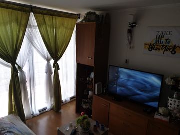 Se Vende Departamento en La Cisterna, 2 Dormitorios 1 Baño 1 Estacionamiento