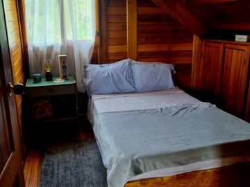Vendo hermoso Chalet, La Clorinda, vía al mar.
