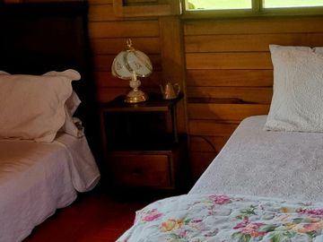 Vendo hermoso Chalet, La Clorinda, vía al mar.