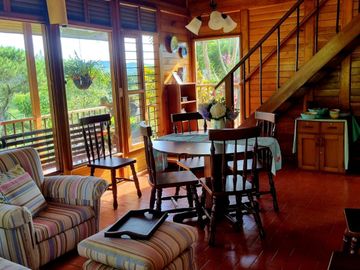 Vendo hermoso Chalet, La Clorinda, vía al mar.