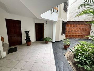 SE VENDE HERMOSO DEPARTAMENTO 300 M2 EN SURCO