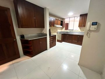 SE VENDE HERMOSO DEPARTAMENTO 300 M2 EN SURCO