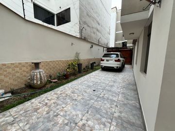 SE VENDE HERMOSO DEPARTAMENTO 300 M2 EN SURCO