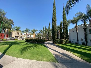 CASA EN VENTA EN JARDIN DE LAS MORAS, TLAJOMULCO DE ZUÑIGA