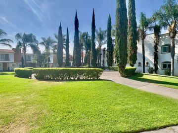 CASA EN VENTA EN JARDIN DE LAS MORAS, TLAJOMULCO DE ZUÑIGA