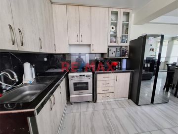 Se Alquila Hermoso Departamento Amoblado, 2Do Piso En Ate.