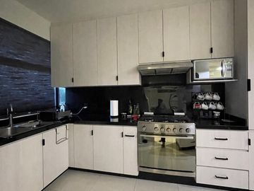 EXCLUSIVA CASA EN VENTA CON PANELES SOLARES DE ENTREGA INMEDIATA