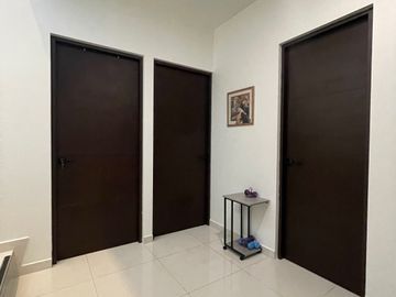 EXCLUSIVA CASA EN VENTA CON PANELES SOLARES DE ENTREGA INMEDIATA