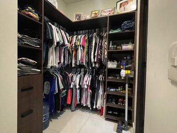 EXCLUSIVA CASA EN VENTA CON PANELES SOLARES DE ENTREGA INMEDIATA