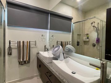 EXCLUSIVA CASA EN VENTA CON PANELES SOLARES DE ENTREGA INMEDIATA