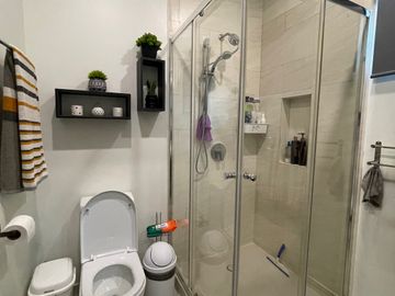 EXCLUSIVA CASA EN VENTA CON PANELES SOLARES DE ENTREGA INMEDIATA
