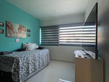 EXCLUSIVA CASA EN VENTA CON PANELES SOLARES DE ENTREGA INMEDIATA