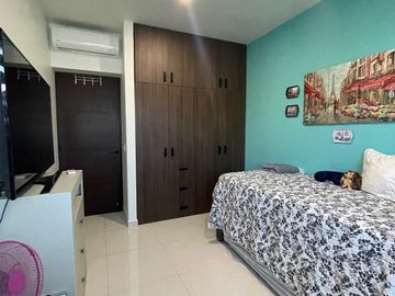 EXCLUSIVA CASA EN VENTA CON PANELES SOLARES DE ENTREGA INMEDIATA