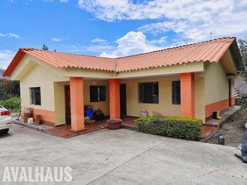 FINCA, CON DOS CASAS, EN PAMBAHACIENDA-MASCARILLA, MIRA A 30 MINUTOS DE IBARRA