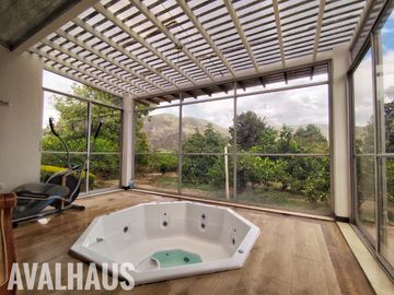 FINCA, CON DOS CASAS, EN PAMBAHACIENDA-MASCARILLA, MIRA A 30 MINUTOS DE IBARRA