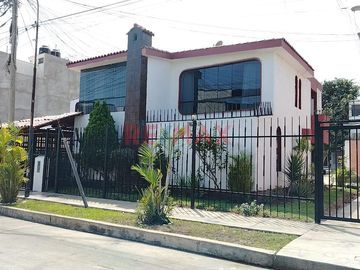 Se Vende Casa de 2 pisos,  En La Capullana