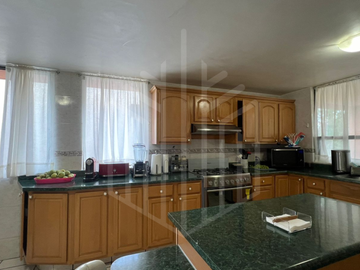 CASA EXCLUSIVA EN VENTA CON VISTA AL GOLF EN VALLESCONDIDO