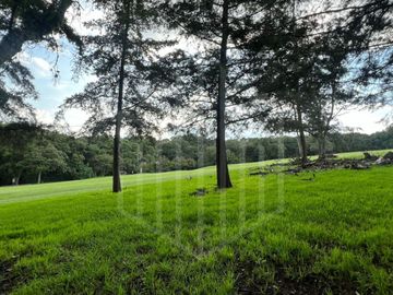CASA EXCLUSIVA EN VENTA CON VISTA AL GOLF EN VALLESCONDIDO