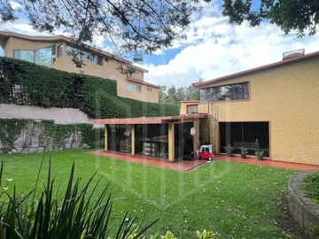 CASA EXCLUSIVA EN VENTA CON VISTA AL GOLF EN VALLESCONDIDO