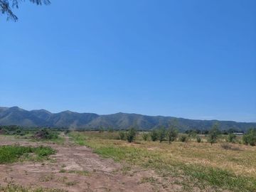 Fracciones de 1 hectárea en venta en Los Reartes 