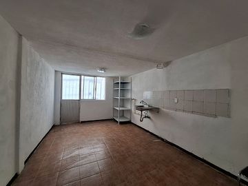 Casa en Venta con Habitación en primer nivel en la Providencia Siglo XXI.