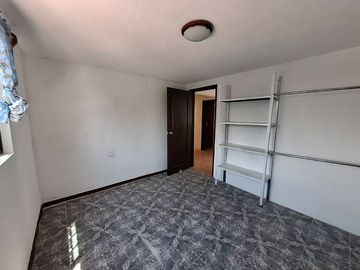 Casa en Venta con Habitación en primer nivel en la Providencia Siglo XXI.