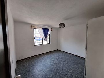 Casa en Venta con Habitación en primer nivel en la Providencia Siglo XXI.