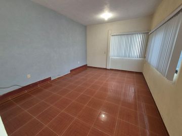 Casa de dos pisos y terraza con 3 recamaras y 2 baños en Granjas Banthi