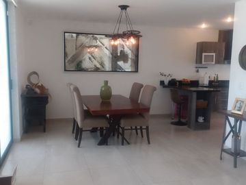 CASA EN VENTA EN CORREGIDORA, QUERETARO