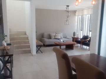 CASA EN VENTA EN CORREGIDORA, QUERETARO