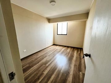 ALQUILER DE DPTO DE ESTRENO – EQUIPADO Y SEMI AMOBLADO – STA. CATALINA - VISTA PANORÁMIRA